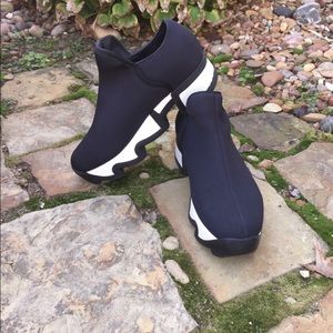 iRi NYC Sneaker Size 37